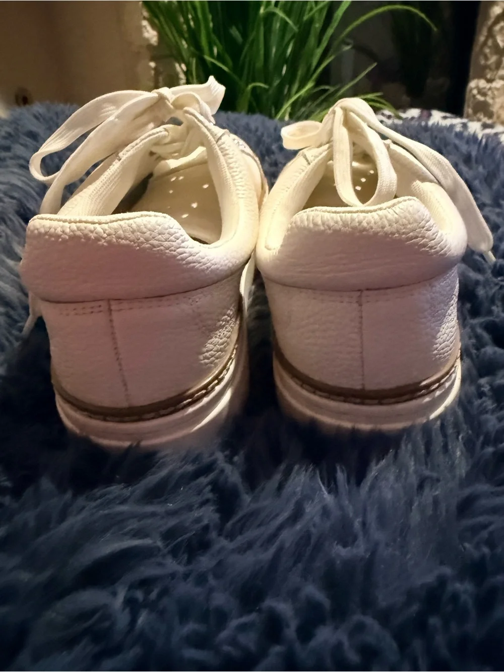 Vince Camuto Rezelli Women's Soft Ivory Leather Lace-Up Sneakers